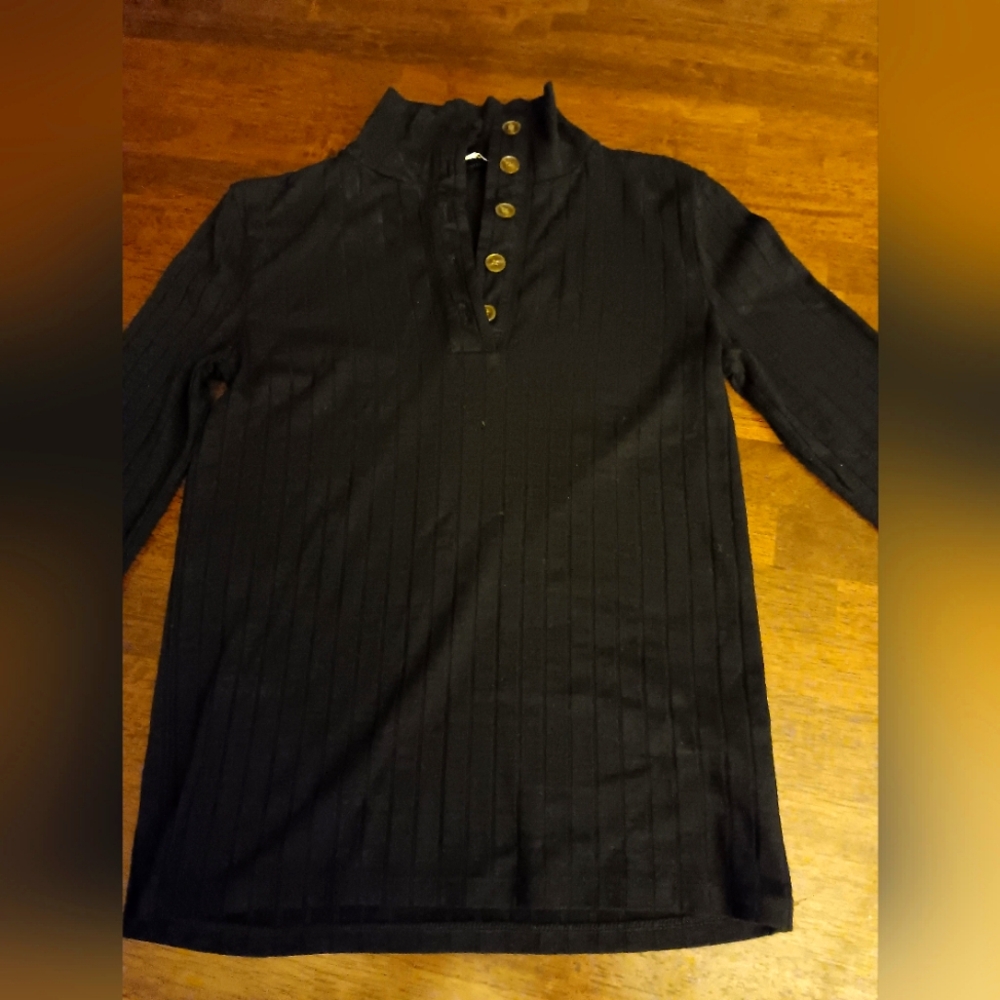 Vince top size small